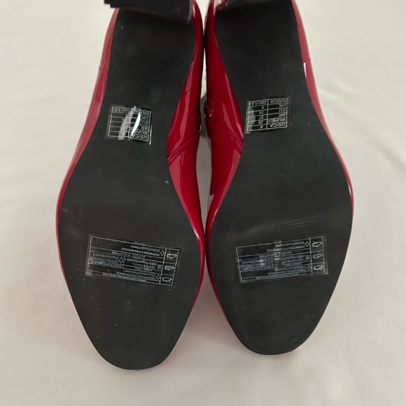 Red Boot With Side Zipper Forever 21 Size 8 - Picture 5 of 13